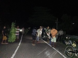 Mobil Pelat DK Tujuan Labuan Bajo Terbalik, Sopir dan 4 Penumpang Luka