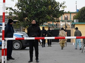 Ledakan Bom di Balik Salat Jumat Mencekam di Pakistan