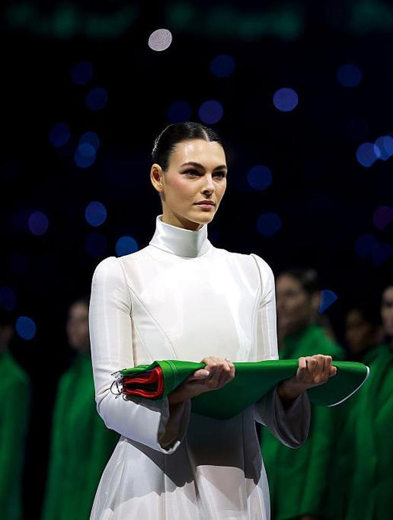 Pacar Leonardo DiCaprio Jadi Pembawa Bendera di Olimpiade Musim Dingin 2026