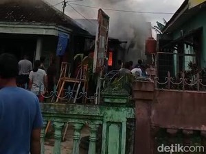 Rumah Warga di Palembang Hangus Terbakar, Diduga Korsleting Listrik dari Gudang