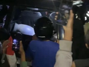 Heboh Mobil di Kediri Dirusak Massa, Ternyata Pelaku Tabrak Lari