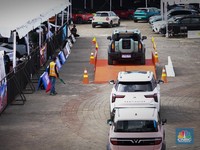 KNKT Sorot Mobil Listrik, Ramai Warga Intip Penampakannya di IIMS 2026