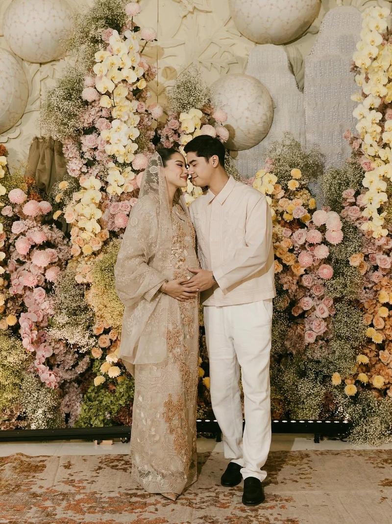 Potret Cantik Alyssa Daguise Tasyakuran 7 Bulanan Kehamilan, Pakai Gamis Mewah