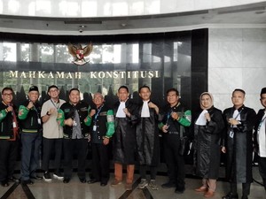 AMPHURI Gugat Aturan Umrah Mandiri, Ajukan Judicial Review UU Haji ke MK
