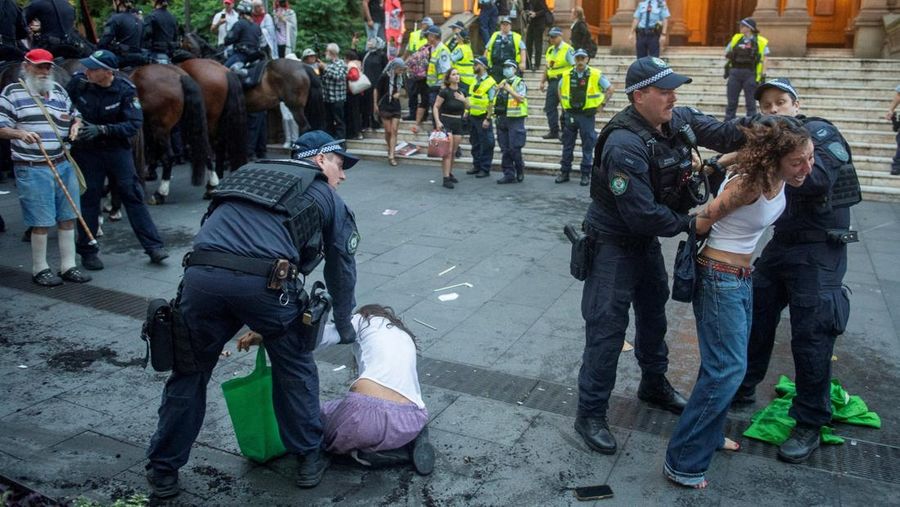 Demonstrators gather at Town Hall Square to protest against Israeli President Isaac Herzog's state visit to Australia following a deadly mass shooting during a Jewish Hanukkah celebration at Bondi Beach on December 14, 2025, in Sydney, Australia, February 9, 2026. REUTERS/Jeremy Piper &lrm;