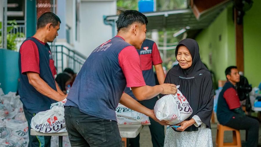 Bakti Sosial Artha Graha Peduli dan PWI