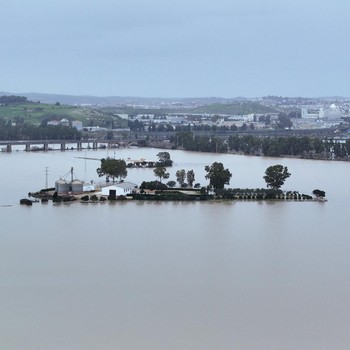 Cuaca Ekstrem Hantam Eropa, Peternakan Tenggelam dan Jalan Terputus