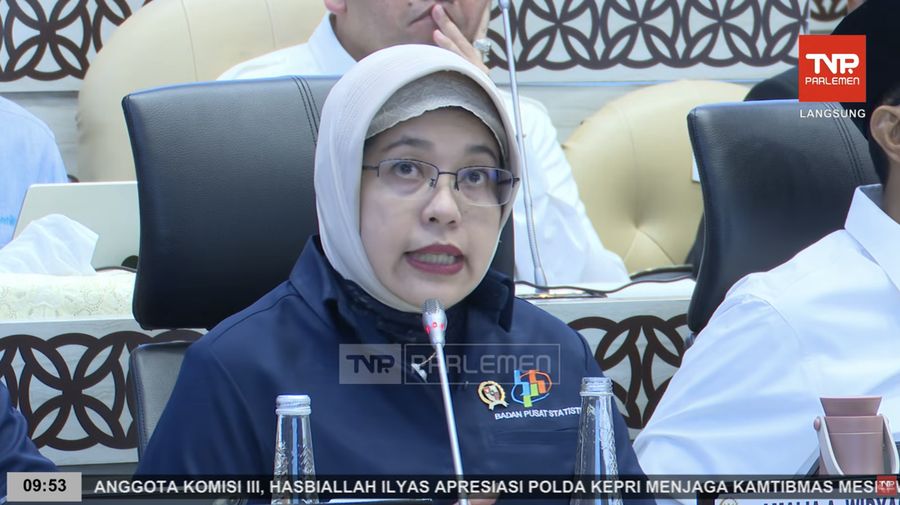 Kepala BPS, Amalia A. Widyasanti dalam rapat konsultasi dengan Pimpinan Komisi DPR RI di Komplek Parlemen, Jakarta, Senin (9/2/2026). (Tangkapan Layar Youtube/TVR Parlemen)