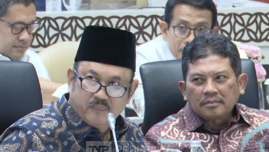 Menteri PPN/Kepala Bappenas, Rachmat Pambudy dalam rapat konsultasi dengan Pimpinan Komisi DPR RI di Komplek Parlemen, Jakarta, Senin (9/2/2026). (Tangkapan Layar Youtube/TVR Parlemen)
