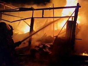 Kebakaran Hanguskan Kios-Barbershop di Palu, Sempat Ada Ledakan