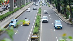 Potret Jalan Rasuna Said Mulai Bersih dari Tiang Monorel Mangkrak