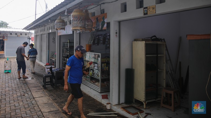Suasana aktivitas jual-beli di Sentra Fauna dan Kuliner Lenteng Agung, Jakarta, Senin (9/2/2026). (CNBC Indonesia/Faisal Rahman)