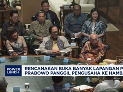 Video: Ajak Buka Banyak Lapangan Kerja, Prabowo Panggil Pengusaha