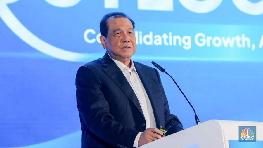 Chairman & Founder CT Corp, Chairul Tanjung saat menyampaikan sambutan dalam acara Economic Outlook 2026 dengan tema "Consolidating Growth, Accelerating the Transformation" di Hotel Indonesia Kempinski, Jakarta, Selasa (10/2/2026). (CNBC Indonesia/Faisal Rahman)