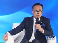 Chief Operating Officer (COO) Badan Pengelola Investasi (BPI) Danantara, Dony Oskaria saat menyampaikan paparan dalam acara Economic Outlook 2026 bertema “Consolidating Growth, Accelerating the Transformation” di Hotel Indonesia Kempinski, Jakart