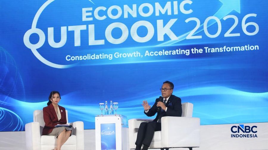Chief Operating Officer (COO) Badan Pengelola Investasi (BPI) Danantara, Dony Oskaria saat menyampaikan paparan dalam acara Economic Outlook 2026 bertema &ldquo;Consolidating Growth, Accelerating the Transformation&rdquo; di Hotel Indonesia Kempinski, Jakarta, Selasa (10/2/2026). (CNBC Indonesia/Faisal Rahman)
