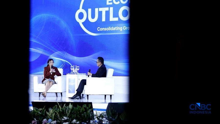 Chief Operating Officer (COO) Badan Pengelola Investasi (BPI) Danantara, Dony Oskaria saat menyampaikan paparan dalam acara Economic Outlook 2026 bertema &ldquo;Consolidating Growth, Accelerating the Transformation&rdquo; di Hotel Indonesia Kempinski, Jakarta, Selasa (10/2/2026). (CNBC Indonesia/Tri Susilo)