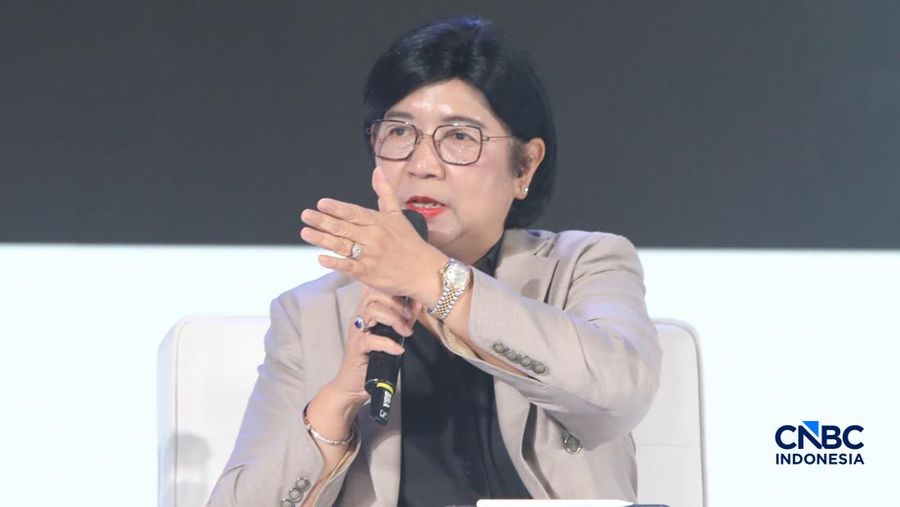 Deputi Gubernur Senior Bank Indonesia (BI), Destry Damayanti saat menyampaikan paparan dalam acara Economic Outlook 2026 bertema &ldquo;Consolidating Growth, Accelerating the Transformation&rdquo; di Hotel Indonesia Kempinski, Jakarta, Selasa (10/2/2026). (CNBC Indonesia/Faisal Rahman)