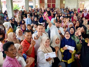 HUT Ke-18 Gerindra, Andre Rosiade Tinjau Padang Sarai & Bagikan Sembako