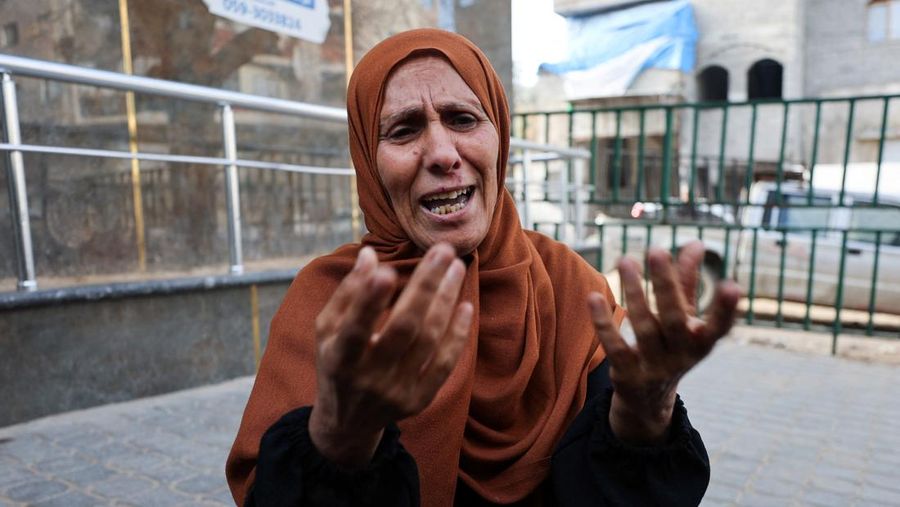 SENSITIVE MATERIAL. THIS IMAGE MAY OFFEND OR DISTURB    Mourners carry the bodies of Palestinians, who, according to medics, were killed by an Israeli strike on Monday, during their funeral, in Gaza City, February 10, 2026. REUTERS/Dawoud Abu Alkas