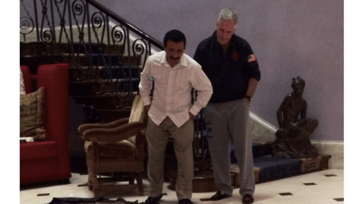 Viral Potret Penjahat Seks Epstein dan Sultan Arab Pandang Kiswah Ka'bah