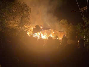 Rujab Anggota DPRK Asmat Terbakar, Saksi Sempat Dengar Langkah Kaki-Ledakan