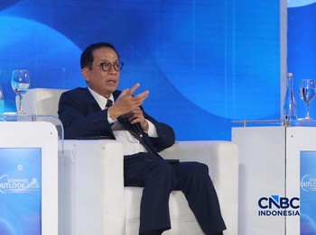 Bos OJK Ungkap Alasan Bank Susah Salurkan Pinjaman Hingga Rp2.400 T