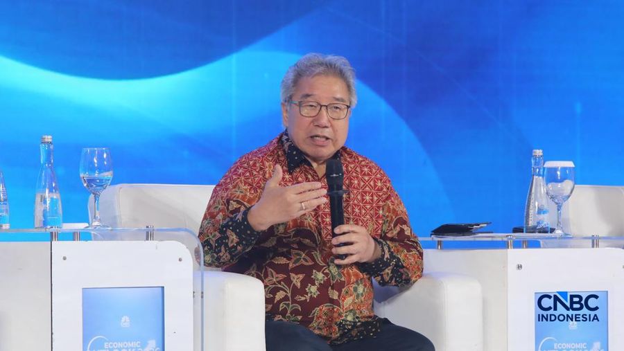 Ketua Gaikindo, Jongkie Sugiarto saat menyampaikan paparan dalam acara Economic Outlook 2026 bertema &ldquo;Consolidating Growth, Accelerating the Transformation&rdquo; di Hotel Indonesia Kempinski, Jakarta, Selasa (10/2/2026). (CNBC Indonesia/Faisal Rahman)