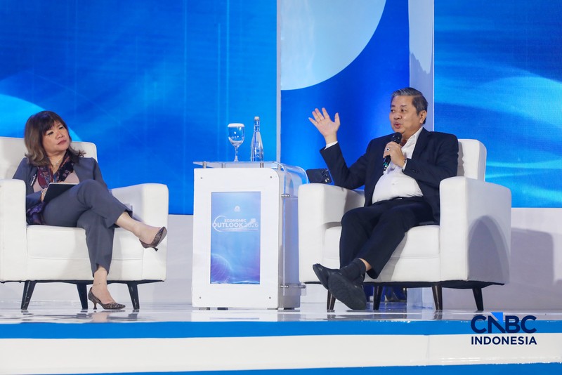 Suasana Diskusi panel sesi kedua dalam acara Economic Outlook 2026 dengan tema