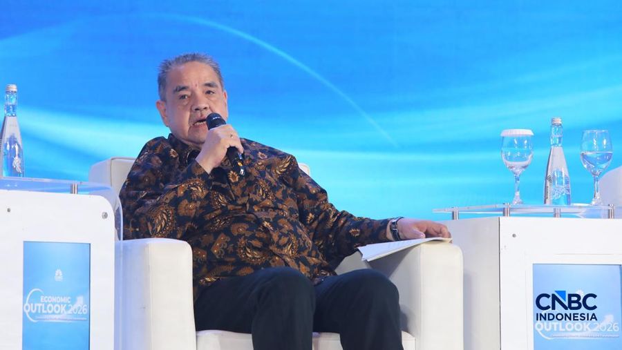 Ketua Umum Gappri, Henry Najoan saat menyampaikan paparan dalam acara Economic Outlook 2026 bertema &ldquo;Consolidating Growth, Accelerating the Transformation&rdquo; di Hotel Indonesia Kempinski, Jakarta, Selasa (10/2/2026). (CNBC Indonesia/Faisal Rahman)