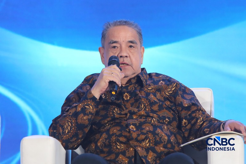 Suasana Diskusi panel sesi kedua dalam acara Economic Outlook 2026 dengan tema