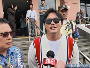Datang ke PA Bandung, Rizky Febian Tegaskan Hak Waris Bintang