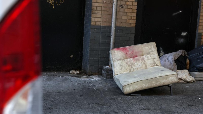 NEW YORK, NEW YORK - FEBRUARY 09: Ice floes cover part of the Hudson River along the Manhattan shoreline as New York City continues to experience frigid temperatures on February 9, 2026, in New York City. Some ferry services have been cancelled, and the remaining boats have had to add up to 20 minutes on routes to and from New Jersey to navigate the ice.   Spencer Platt/Getty Images/AFP (Photo by SPENCER PLATT / GETTY IMAGES NORTH AMERICA / Getty Images via AFP)