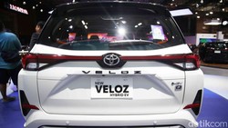 Pajak BYD M6 DM vs Toyota Veloz Hybrid, Nggak Nyangka Beda Segini