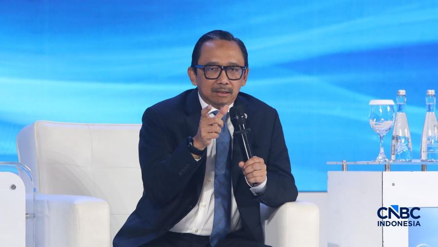 Wakil Menteri Keuangan, Juda Agung saat menyampaikan paparan dalam acara Economic Outlook 2026 bertema &ldquo;Consolidating Growth, Accelerating the Transformation&rdquo; di Hotel Indonesia Kempinski, Jakarta, Selasa (10/2/2026). (CNBC Indonesia/Faisal Rahman)