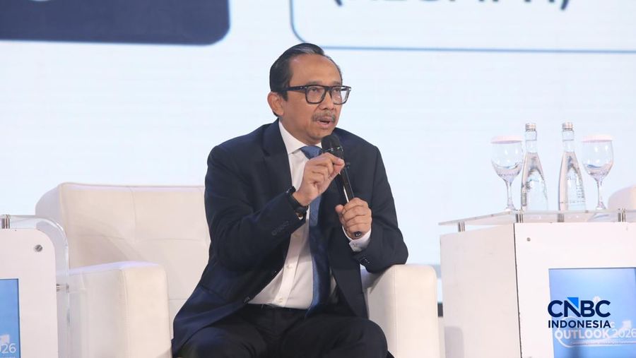 Wakil Menteri Keuangan, Juda Agung saat menyampaikan paparan dalam acara Economic Outlook 2026 bertema &ldquo;Consolidating Growth, Accelerating the Transformation&rdquo; di Hotel Indonesia Kempinski, Jakarta, Selasa (10/2/2026). (CNBC Indonesia/Faisal Rahman)