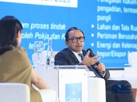 Wakil Menteri Keuangan, Juda Agung saat menyampaikan paparan dalam acara Economic Outlook 2026 bertema Consolidating Growth, Accelerating the Transformation di Hotel Indonesia Kempinski, Jakarta, Selasa (10/2/2026). (CNBC Indonesia/Faisal Rahman)