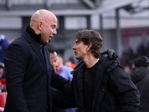 Arne Slot dan Thomas Frank, Siapa yang Bakal Dipecat Duluan?