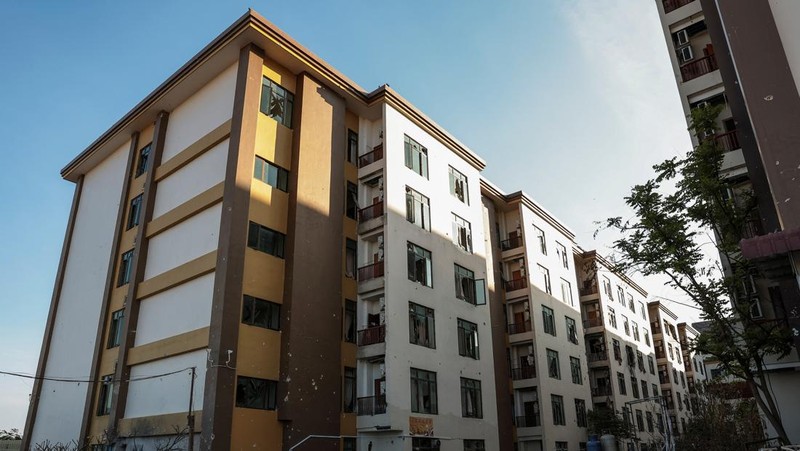 Scam compounds in O'Smach used for scam operations, behind wire fencing at the Chong Chom-O'Smach border crossing, which was bombed and occupied by the Thai military in December following clashes between Thailand and Cambodia along a disputed border area, in Samraong, Oddar Meanchey province, Cambodia, February 2, 2026. REUTERS/Chalinee Thirasupa