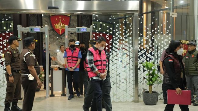 Kejagung Tetapkan 11 Orang Tersangka Kasus CPO, Negara Rugi Rp 14 T