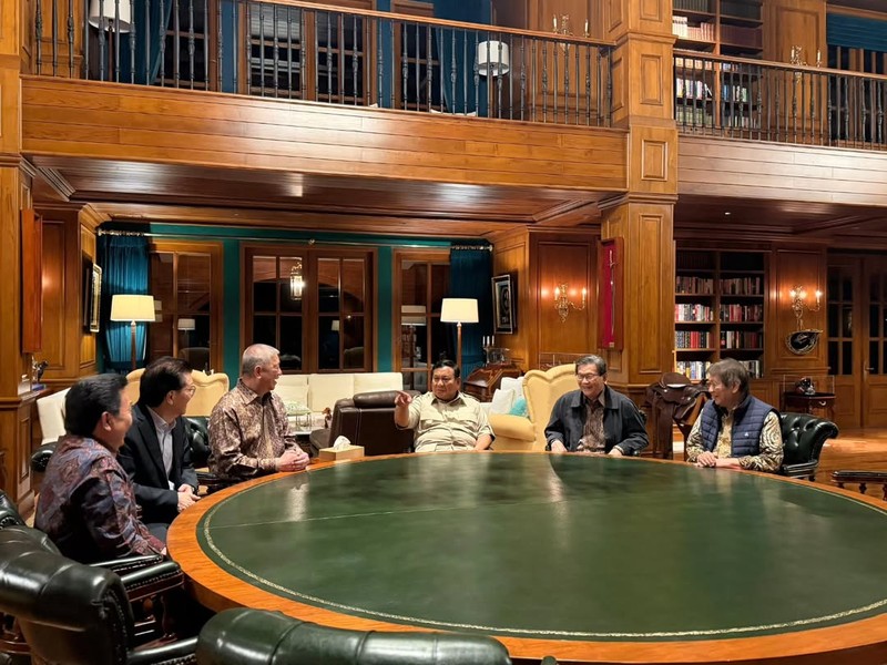 Presiden Prabowo Subianto menerima permohonan audiensi dari 5 pengusaha nasional di kediaman Hambalang, Bogor, Selasa (10/2/2026). (Instagram/sekretariat.kabinet)