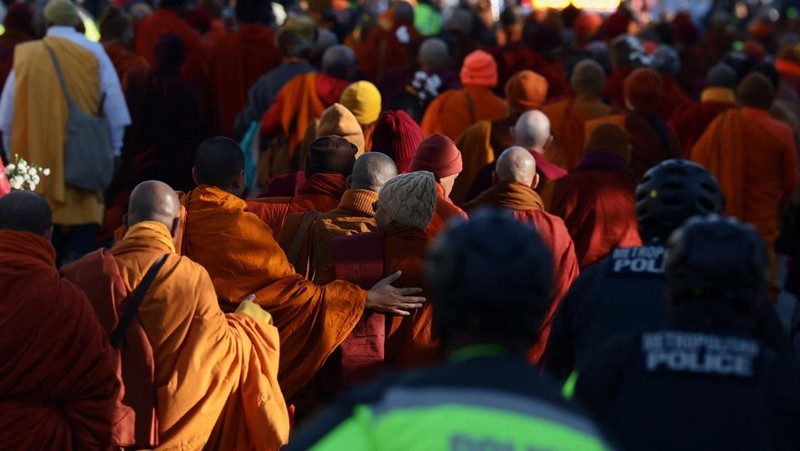 Sekelompok biksu Buddha dalam acara 