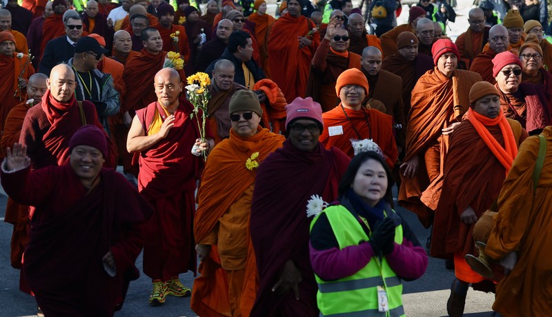 Sekelompok biksu Buddha dalam acara