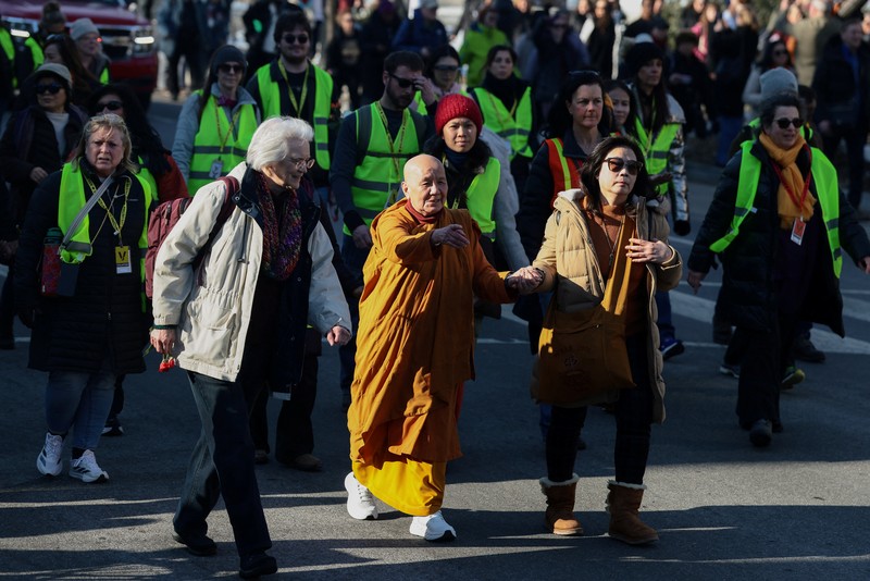 Sekelompok biksu Buddha dalam acara