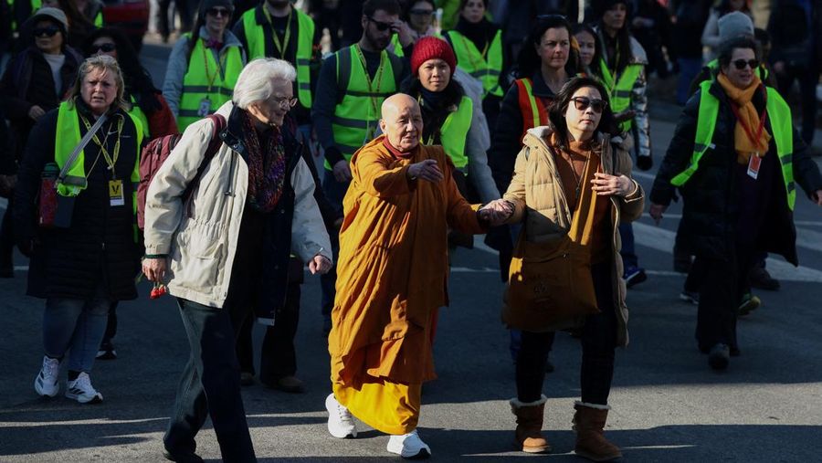 Sekelompok biksu Buddha dalam acara 