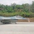TNI Angkatan Udara menggelar uji coba pendaratan pesawat tempur di ruas Tol Trans Sumatera, Lampung, Rabu (11/2/2026). (Ist/Tangkapan Layar)