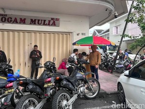 Emak-emak Bakar Toko Emas Makassar Pakai Molotov Sempat Pura-pura Belanja