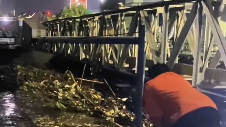 Banjir Sentul. (Tangkapan Layar/Ist)