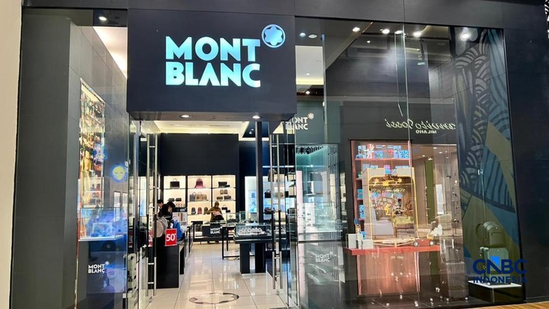 Direktorat Jenderal Bea dan Cukai Kantor Wilayah (Kanwil) Jakarta menyegel tiga toko toko perhiasan mewah Tiffany & Co di tiga pusat perbelanjaan  ibu kota, Plaza Senayan, Plaza Indonesia, dan Pacific Place. (CNBC Indonesia/Halimatus Sa&rsquo;diyah)