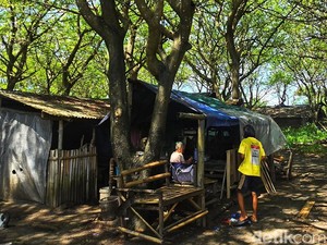 Sunyi di Kampung Sidat, Rumah Kosong dan Musala yang Menunggu Musim